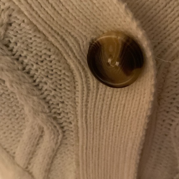 Derek Heart, Size L, Junior, size 14, cable knit sweater with Wood buttons. NWT - Picture 4 of 10